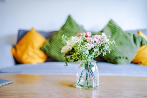 Special Rate For Bookings More Than 7 Nights, Warm Spacious Contractor House Near Liverpool City Centre Sleeps 8 Kitchen & Dining Room, Washing Machine Экстерьер фото